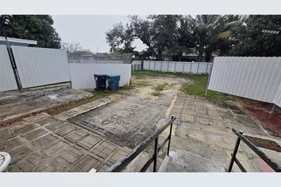 2764 NW 31st St, Miami, FL 33142 - Photo 23
