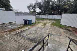 2764 NW 31st St, Miami, FL 33142 - Photo 23