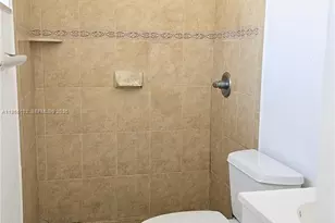 4360 NE 13th Ave, Oakland Park, FL 33334 - Photo 15