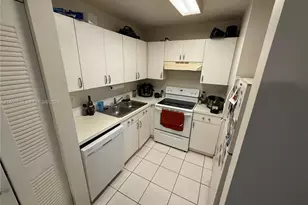 8050 NW 8th St, Miami, FL 33126 - Photo 5