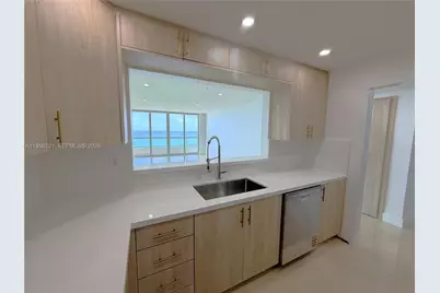 5601 Collins Av #PH-2, Miami Beach, FL 33140 - Photo 13