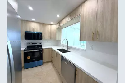 5601 Collins Av #PH-2, Miami Beach, FL 33140 - Photo 9