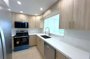 5601 Collins Av, Miami Beach, FL 33140 - Photo 9