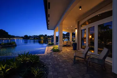 12620 N Winners Cir, Davie, FL 33330 - Photo 11