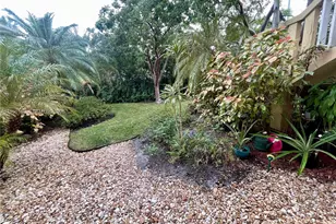 811 NE 14th Pl, Fort Lauderdale, FL 33304 - Photo 9