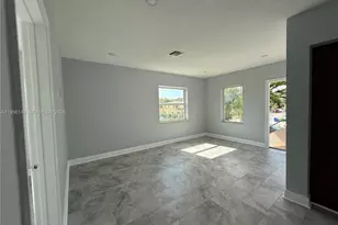 2311 NW 15th St, Miami, FL 33125 - Photo 13