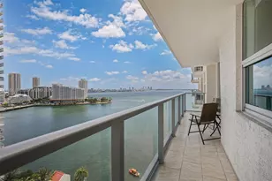 1155 Brickell Bay Dr, Miami, FL 33131 - Photo 3