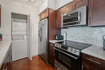 1155 Brickell Bay Dr #1806, Miami, FL 33131 - Photo 7