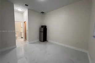 915 NW 104th St, Miami, FL 33150 - Photo 3