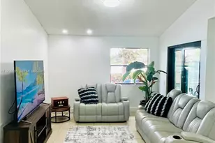 17355 NW 66th Ct, Hialeah, FL 33015 - Photo 9