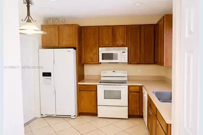 9620 Roundstone Cir, Other City - In The State Of Florida, FL 33967 - Photo 7