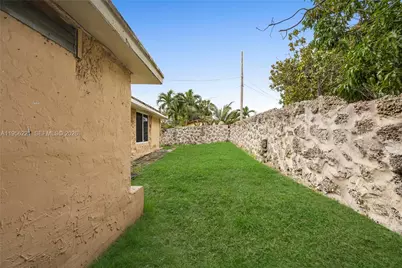 3920 SW 32nd Ave, West Park, FL 33023 - Photo 7