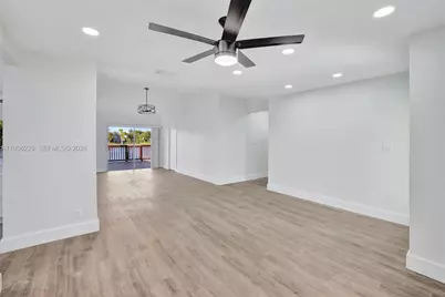 1911 NW 40th Ct, Oakland Park, FL 33309 - Photo 17