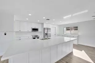 1911 NW 40th Ct, Oakland Park, FL 33309 - Photo 11