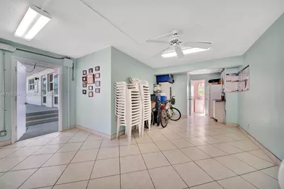 3221 NE 8th St #103, Pompano Beach, FL 33062 - Photo 27