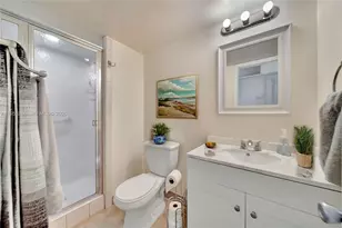 3221 NE 8th St, Pompano Beach, FL 33062 - Photo 9