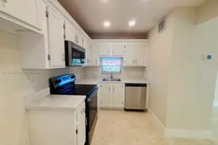 411 S Hollybrook Dr, Pembroke Pines, FL 33025 - Photo 3