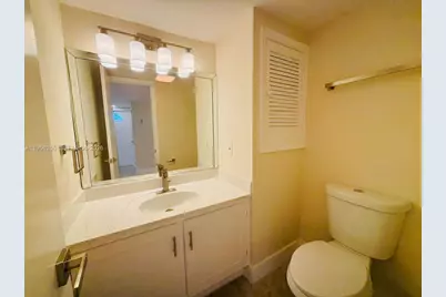 411 S Hollybrook Dr #305, Pembroke Pines, FL 33025 - Photo 17