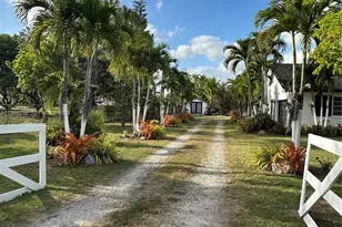 18481 SW 208th St, Miami, FL 33187 - Photo 11