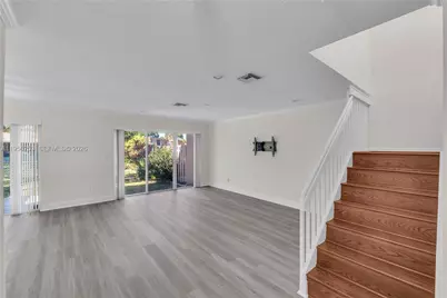 11063 SW 16th Mnr, Davie, FL 33324 - Photo 9