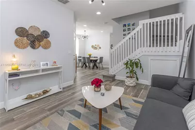 5203 NW 50th Ter, Tamarac, FL 33319 - Photo 11