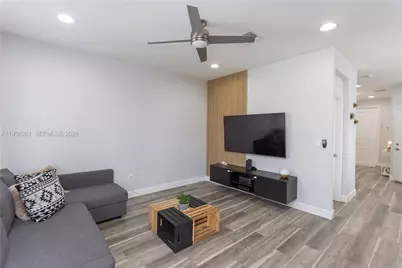 5203 NW 50th Ter, Tamarac, FL 33319 - Photo 17