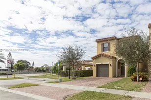 5203 NW 50th Terrace, Tamarac, FL 33319 - Photo 3