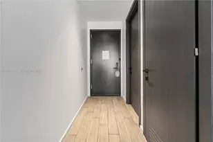 398 NE 5th St, Miami, FL 33132 - Photo 19