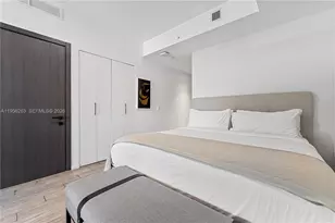 398 NE 5th St, Miami, FL 33132 - Photo 21