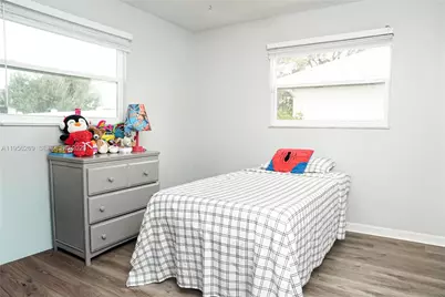 821 Barber St, Sebastian, FL 32958 - Photo 9