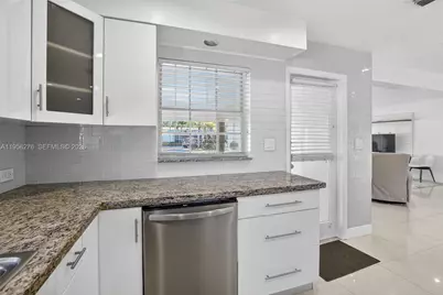 4441 NE 17th Ave, Oakland Park, FL 33334 - Photo 15