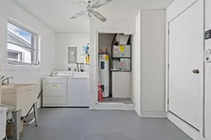 1110 NW 90th Way, Plantation, FL 33322 - Photo 29