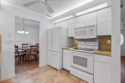1110 NW 90th Way, Plantation, FL 33322 - Photo 11