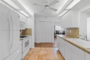 1110 NW 90th Way, Plantation, FL 33322 - Photo 9