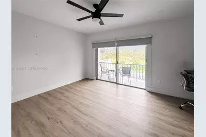 19100 Bobolink Dr, Hialeah, FL 33015 - Photo 21