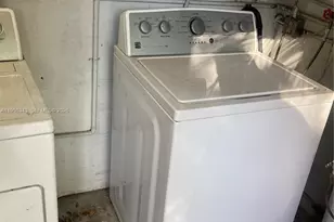 3742 SW 29th St, Miami, FL 33134 - Photo 5