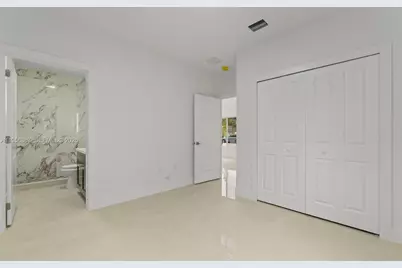 2359 NW 64th St, Miami, FL 33147 - Photo 17