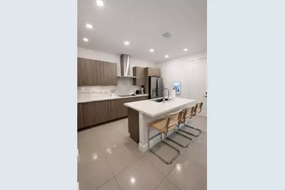 6674 NW 102nd Path #6674, Doral, FL 33178 - Photo 3