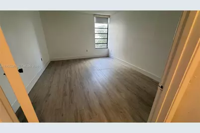 9688 Fontainebleau Blvd #201, Miami, FL 33172 - Photo 11