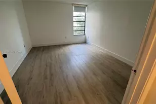 9688 Fontainebleau Blvd, Miami, FL 33172 - Photo 11