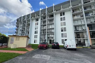 9688 Fontainebleau Blvd, Miami, FL 33172 - Photo 23