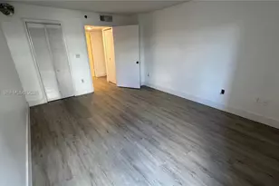 9688 Fontainebleau Blvd, Miami, FL 33172 - Photo 13