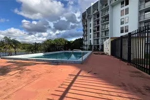 9688 Fontainebleau Blvd, Miami, FL 33172 - Photo 19