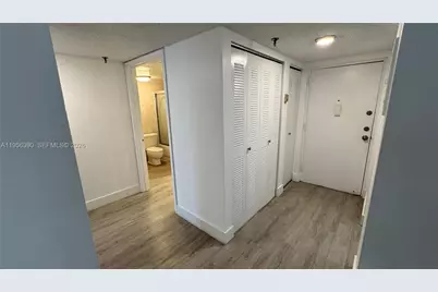 9688 Fontainebleau Blvd #201, Miami, FL 33172 - Photo 15