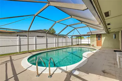 1102 NW 89th Ter, Pembroke Pines, FL 33024 - Photo 27