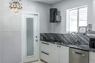 9117 Carlyle Ave, Surfside, FL 33154 - Photo 11