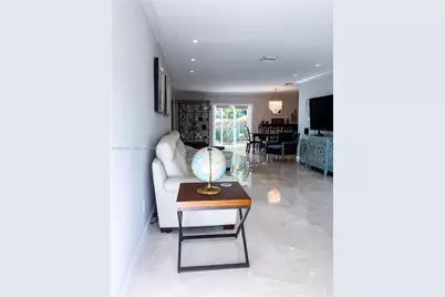 9117 Carlyle Ave, Surfside, FL 33154 - Photo 13