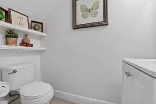 8251 San Carlos Cir, Tamarac, FL 33321 - Photo 9