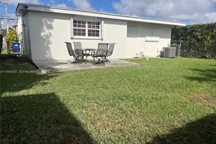 9026 SW 34th St, Miami, FL 33165 - Photo 9