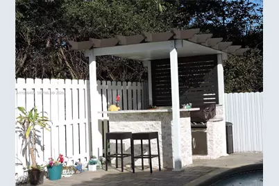 10575 SW 12th Mnr, Pembroke Pines, FL 33025 - Photo 17